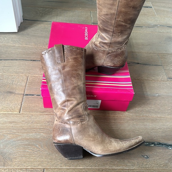 BCBGirls Women’s Taupe Crazy Horse Size 7.5 Boot - Picture 5 of 13